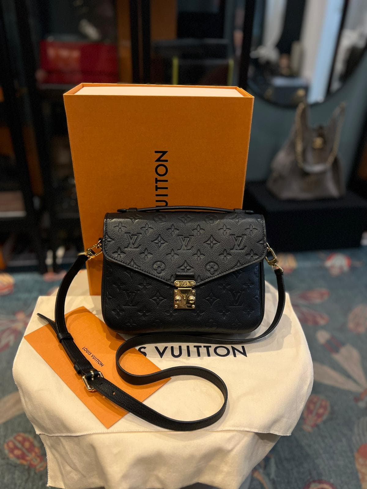 Louis Vuitton Pochette Metis