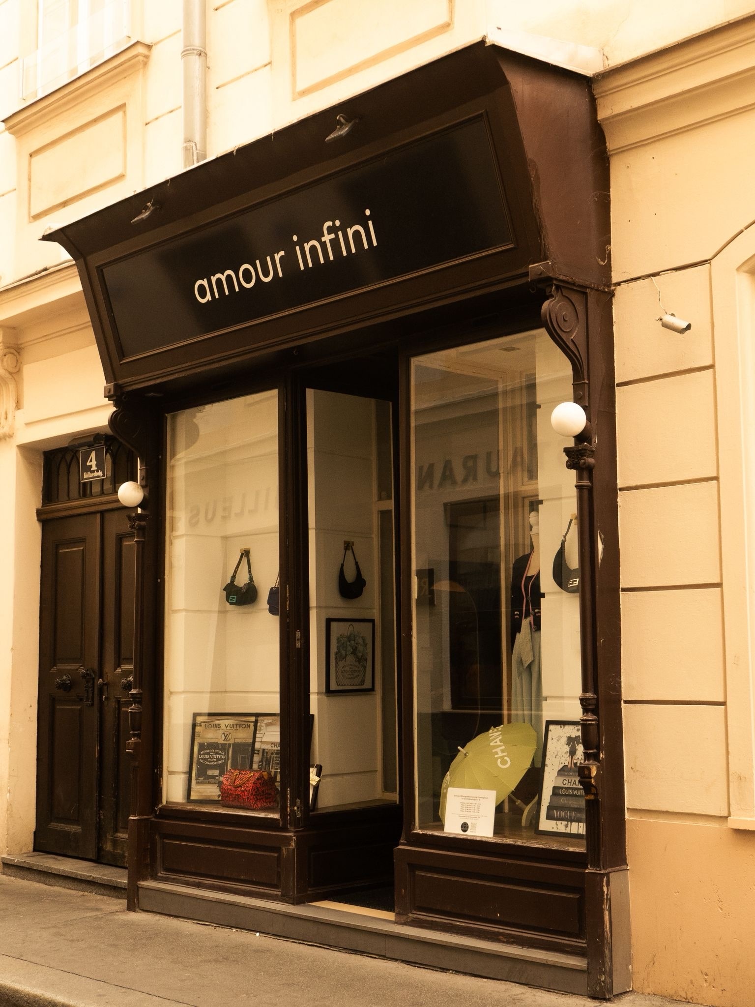 Amour Infini Philosophy